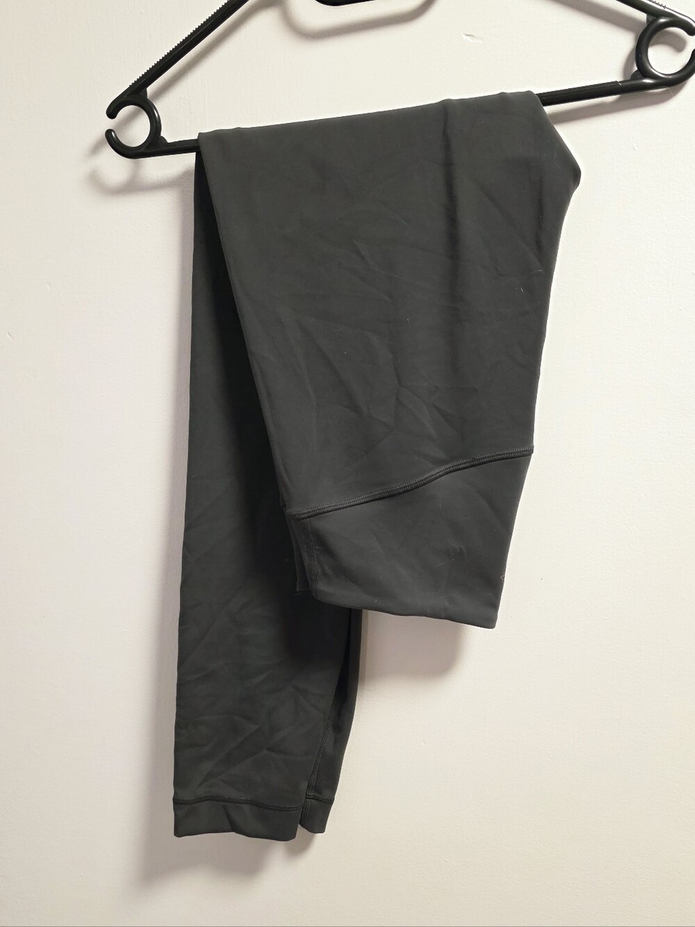 Sz 6- Lululemon Wunder Under SmoothCover? HR Tight 25"